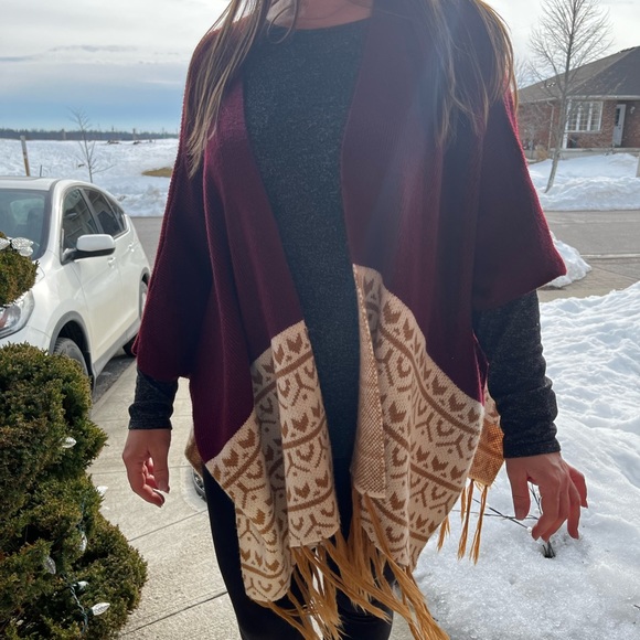 Like new medium women’s Shaw sweater - Picture 5 of 5